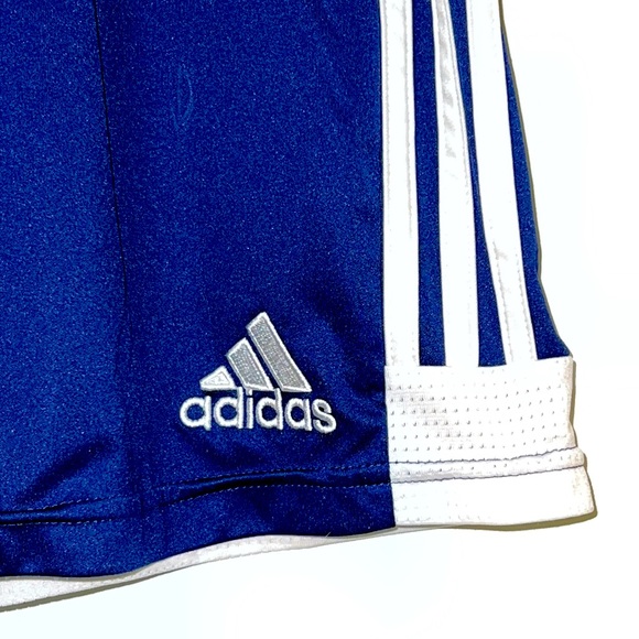 ADIDAS SHORTS IN NAVY - Picture 2 of 6